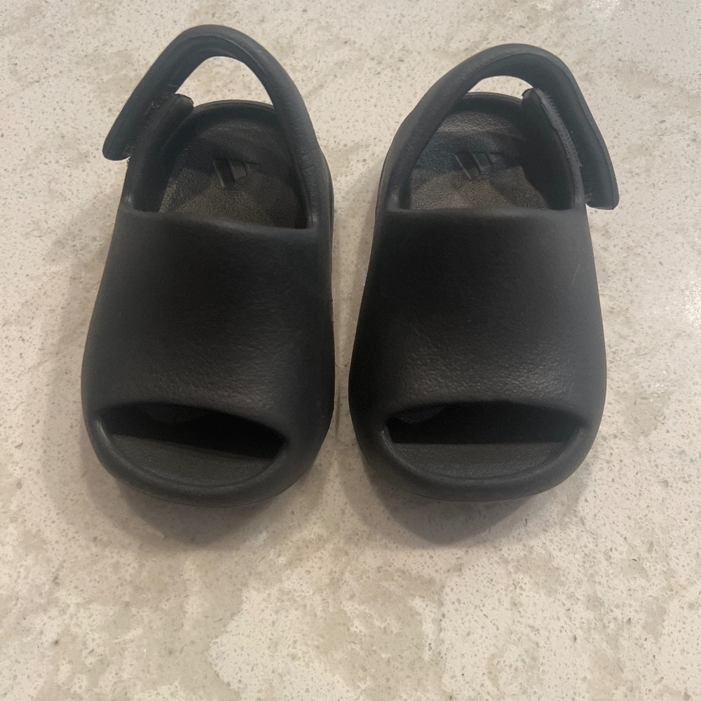 Yeezy Infant Slide in Onyx